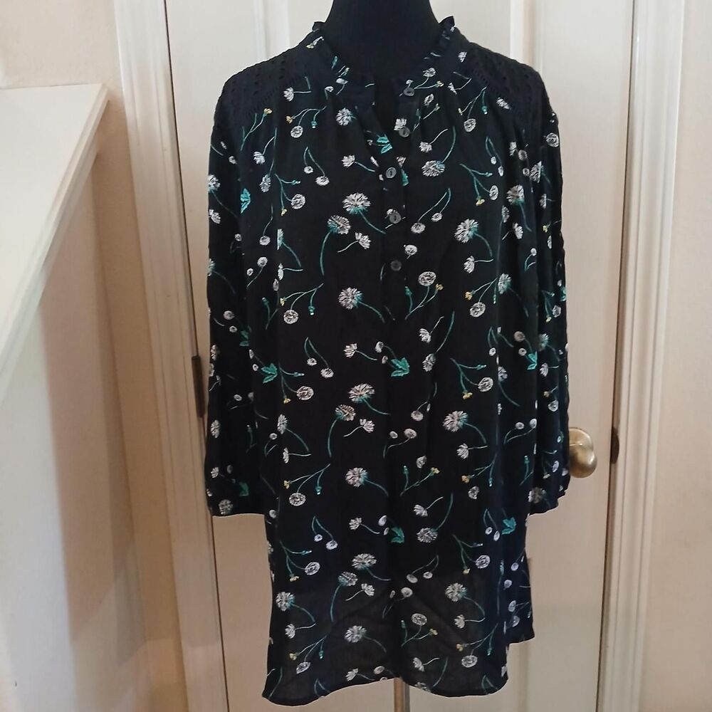 Torrid Black Dandelion Flower Crinkle Gauze Blouse 2X Feminine Granola Fairy
